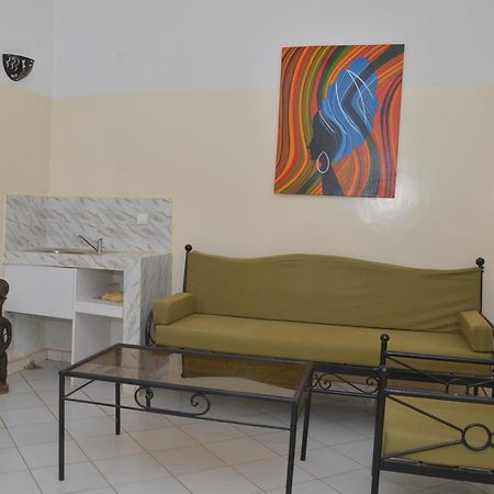 Hotel Takana Ngaparou Екстер'єр фото