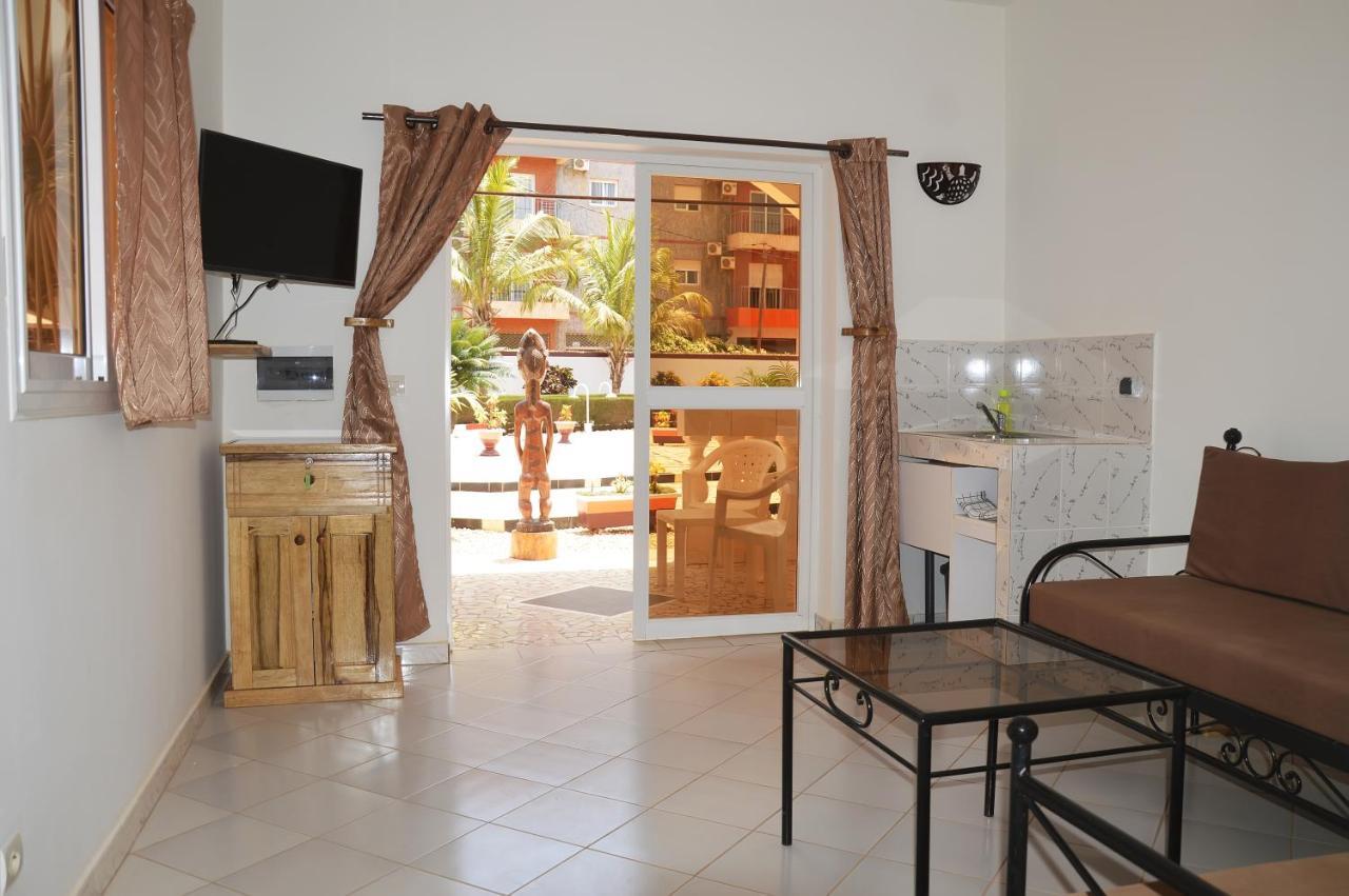 Hotel Takana Ngaparou Екстер'єр фото