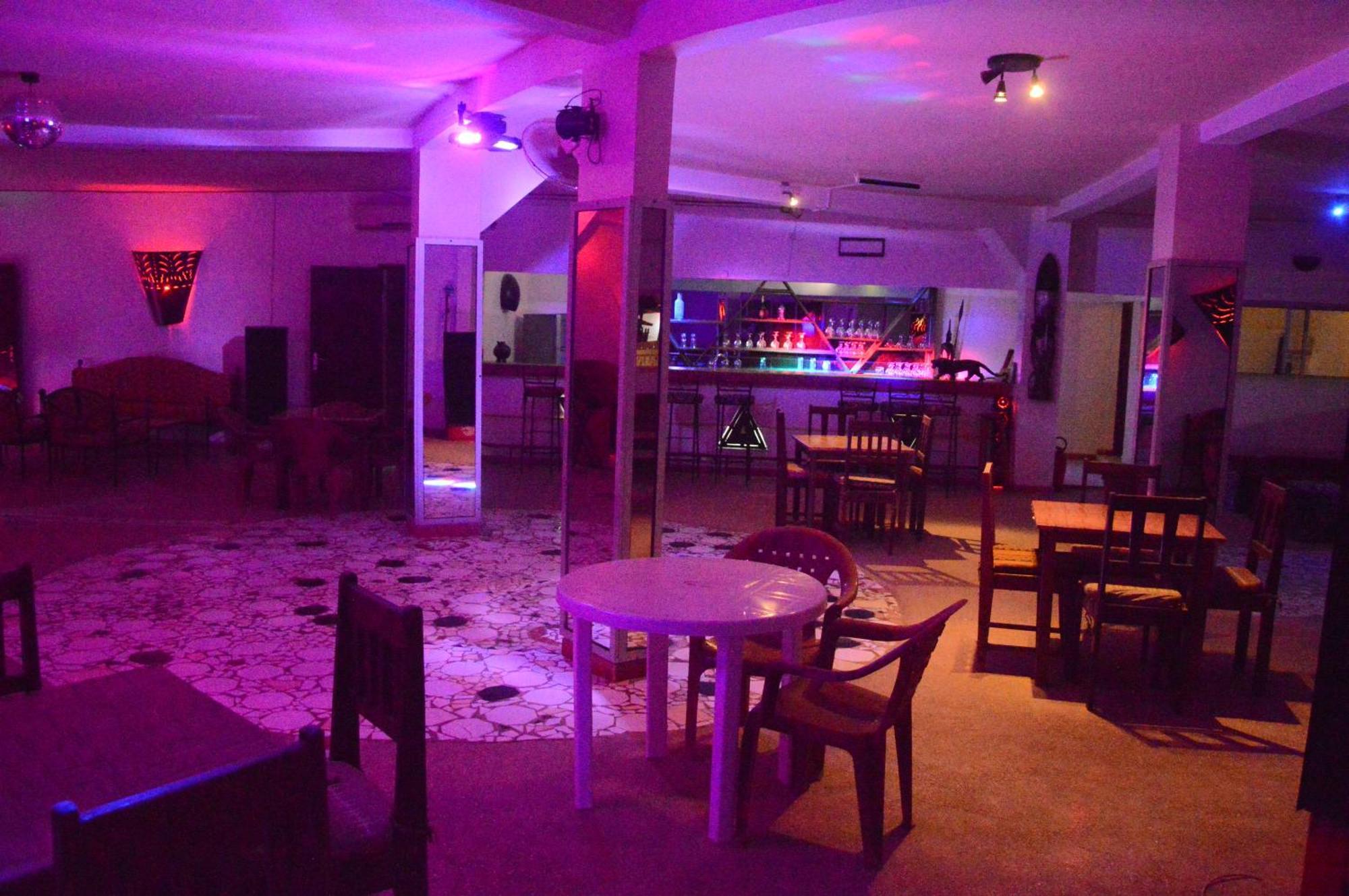 Hotel Takana Ngaparou Екстер'єр фото