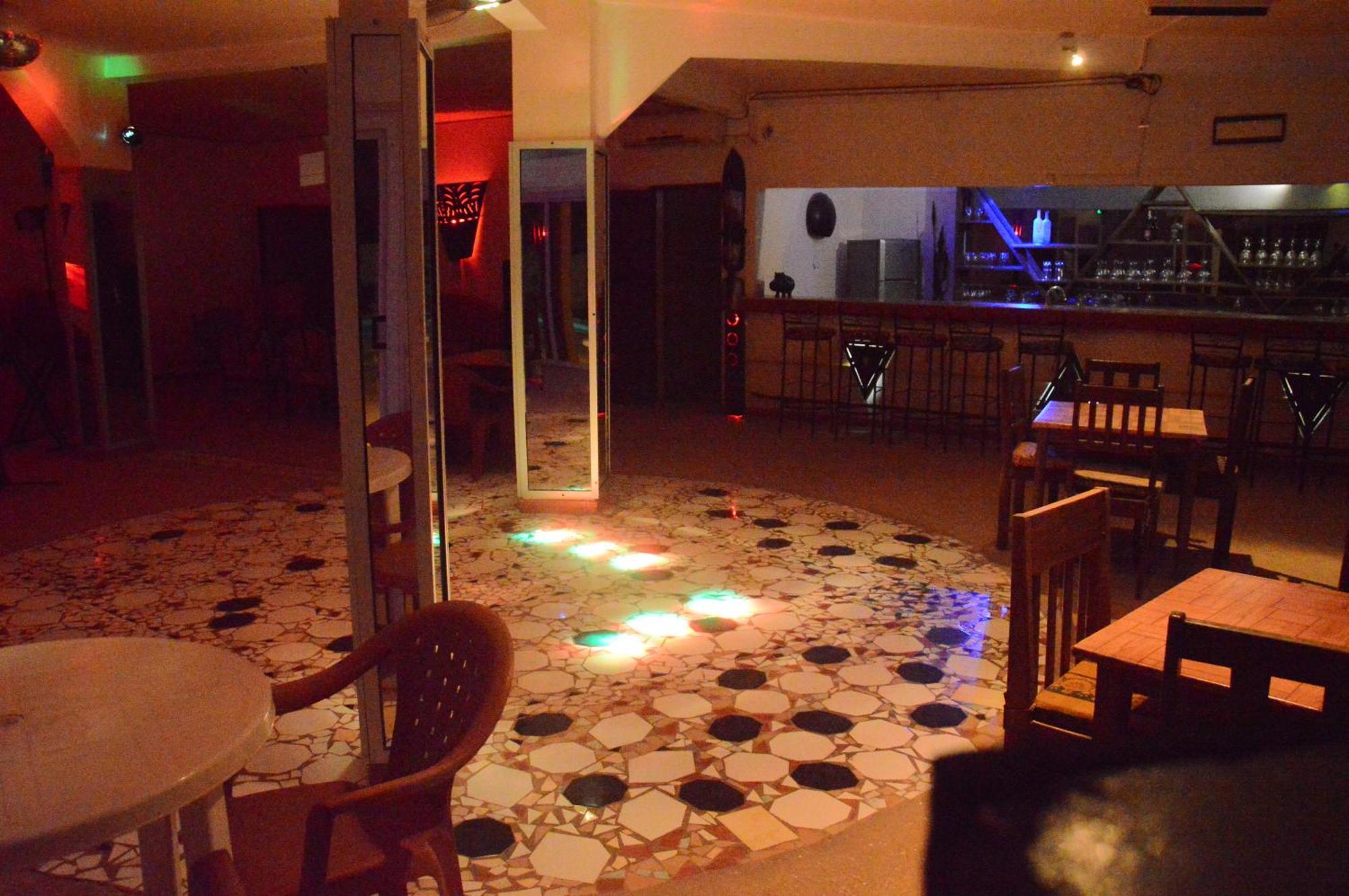 Hotel Takana Ngaparou Екстер'єр фото