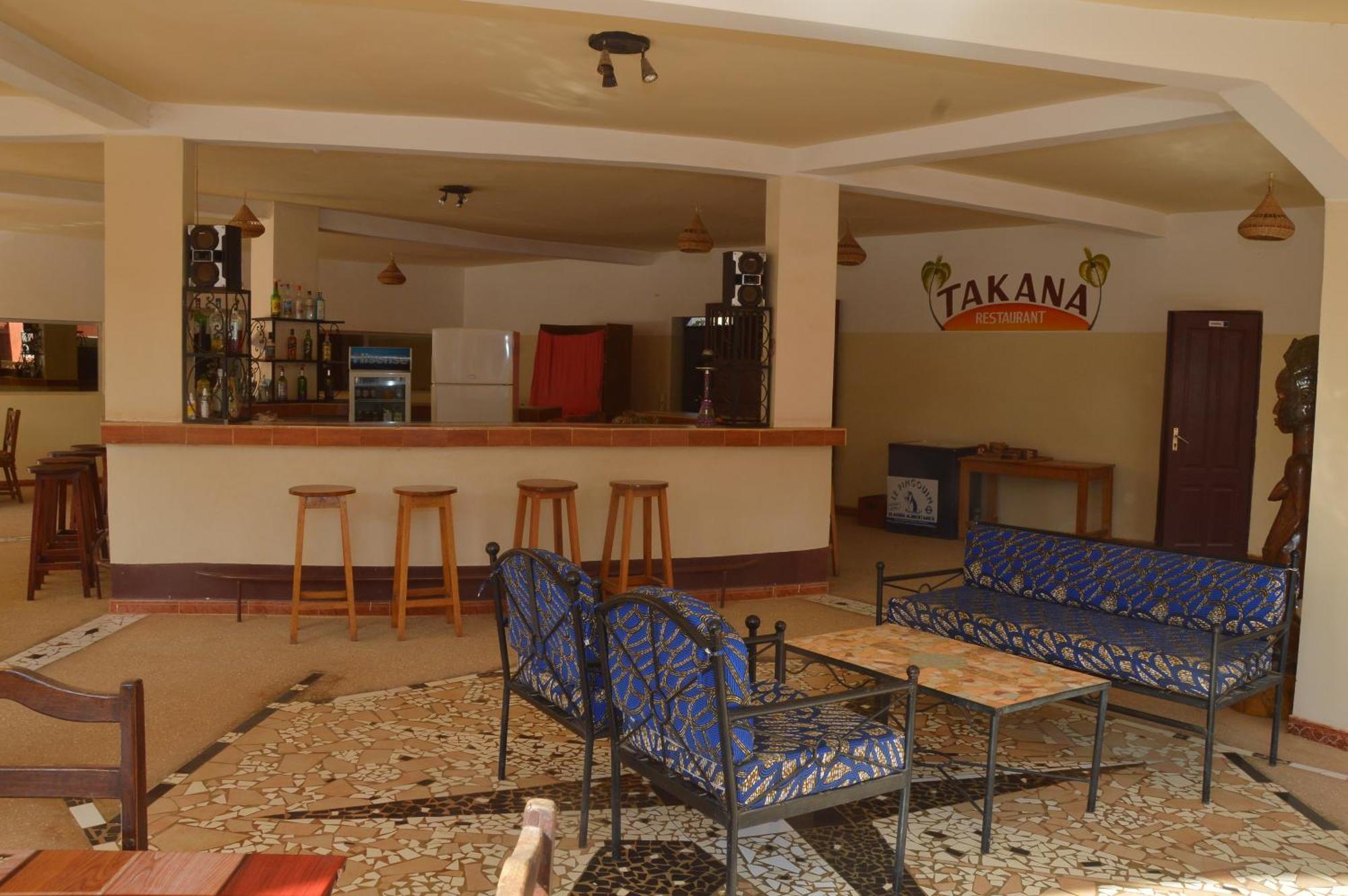 Hotel Takana Ngaparou Екстер'єр фото